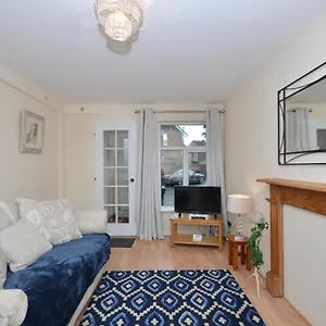 Bright Stylish 2 Bedroom Garden South Close To Everything Apartment